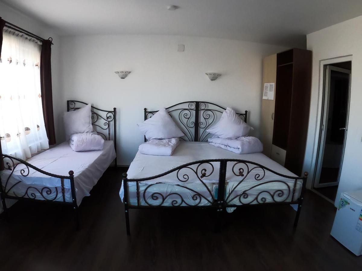 Motel Aris Meridian Piatra Neamţ Buitenkant foto