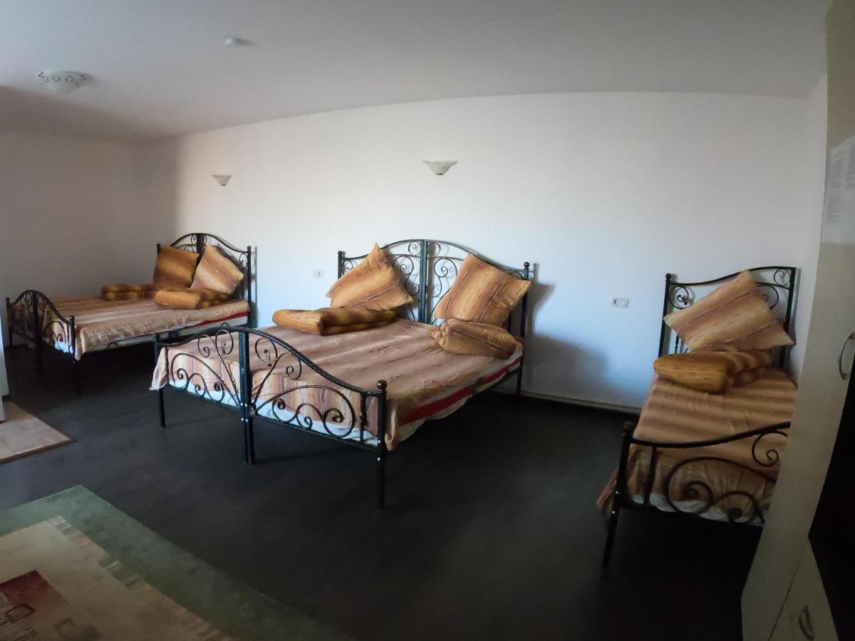 Motel Aris Meridian Piatra Neamţ Buitenkant foto