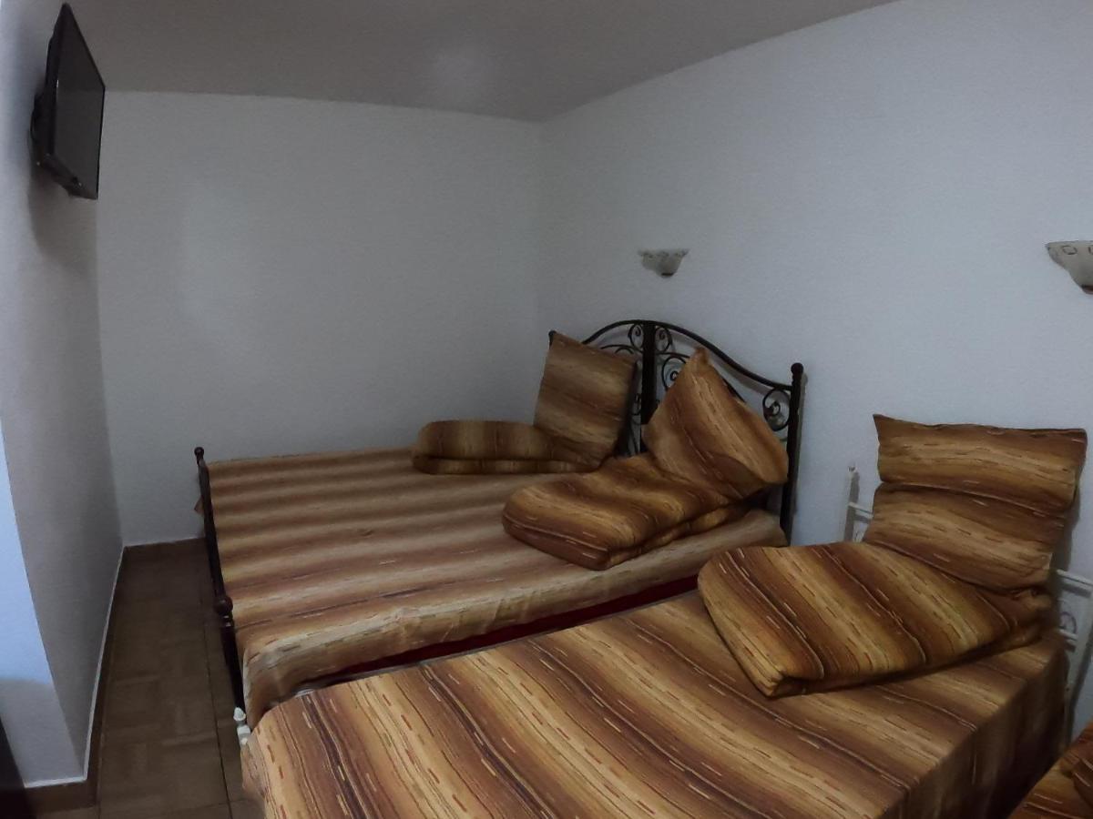Motel Aris Meridian Piatra Neamţ Buitenkant foto