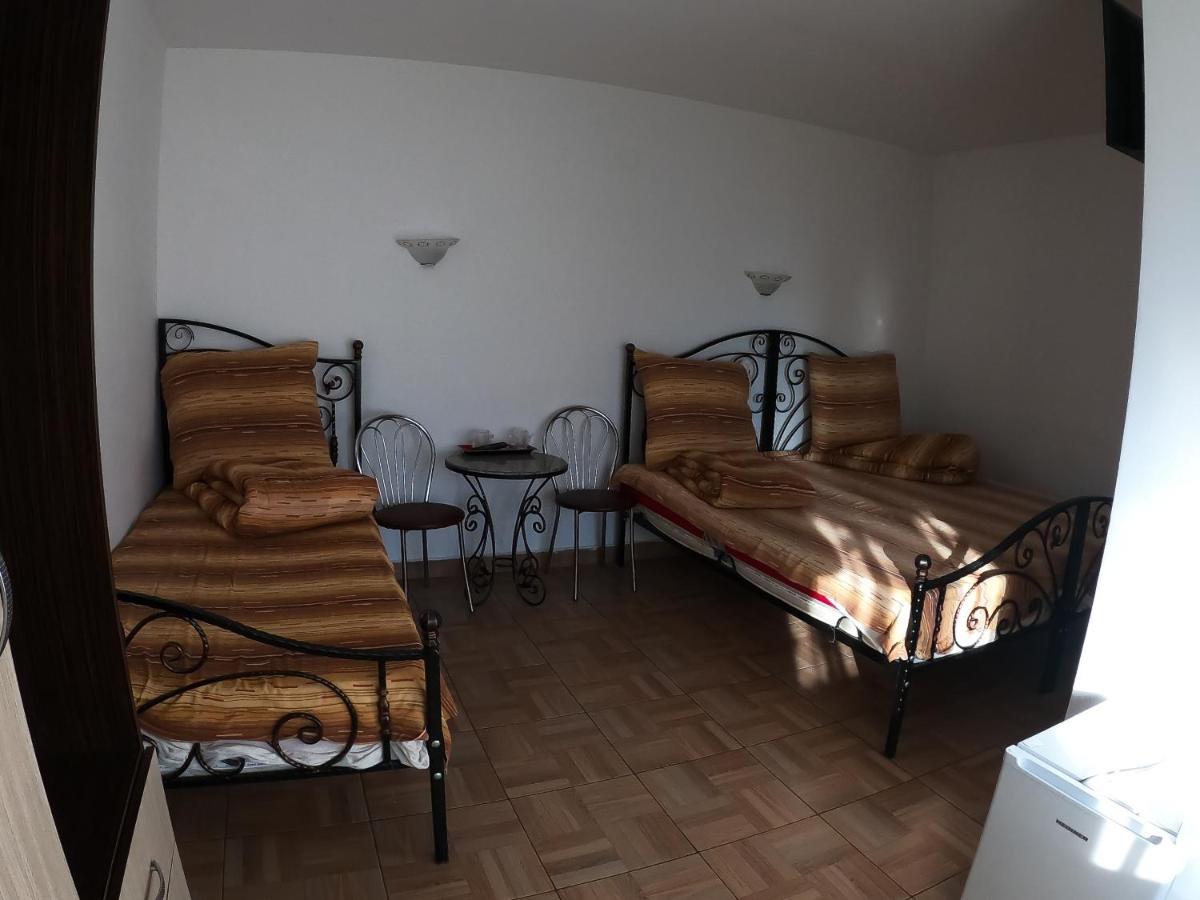 Motel Aris Meridian Piatra Neamţ Buitenkant foto