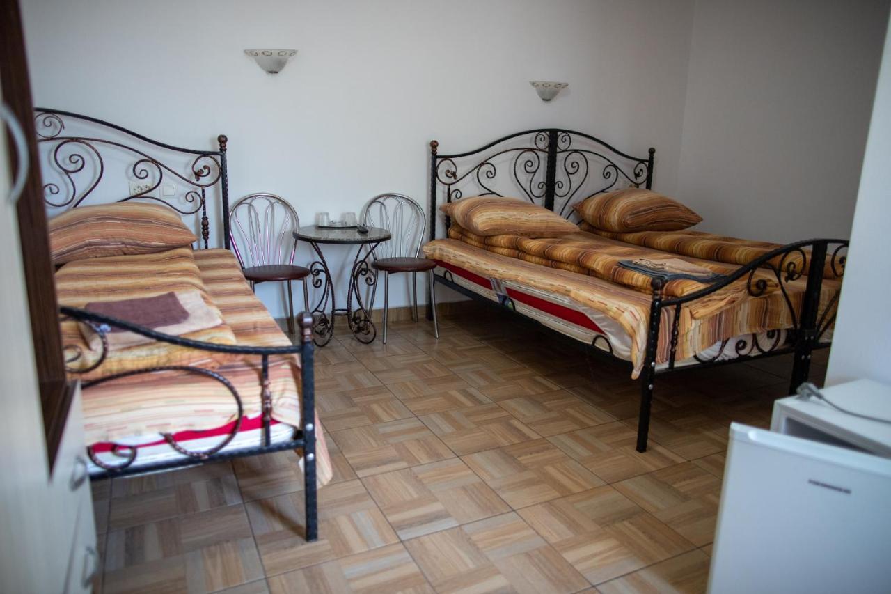 Motel Aris Meridian Piatra Neamţ Buitenkant foto