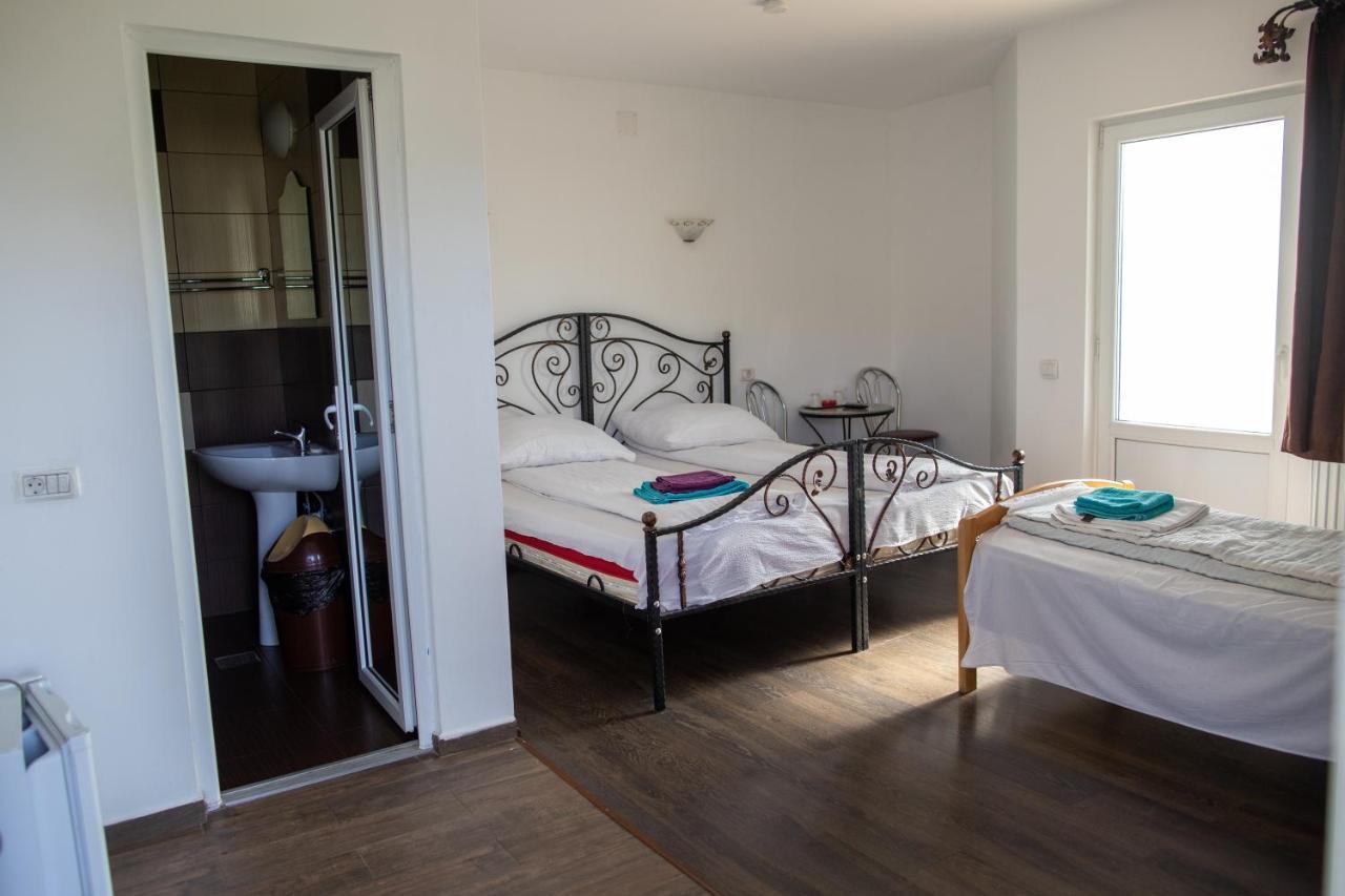 Motel Aris Meridian Piatra Neamţ Buitenkant foto