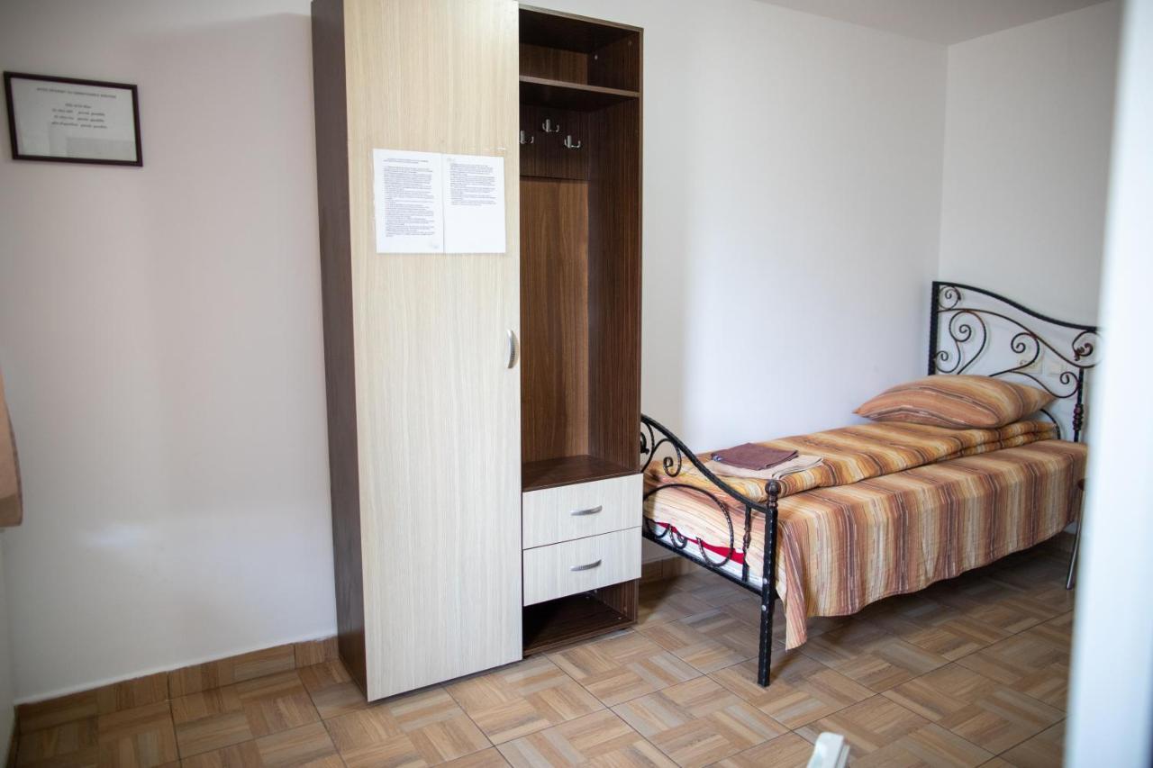 Motel Aris Meridian Piatra Neamţ Buitenkant foto