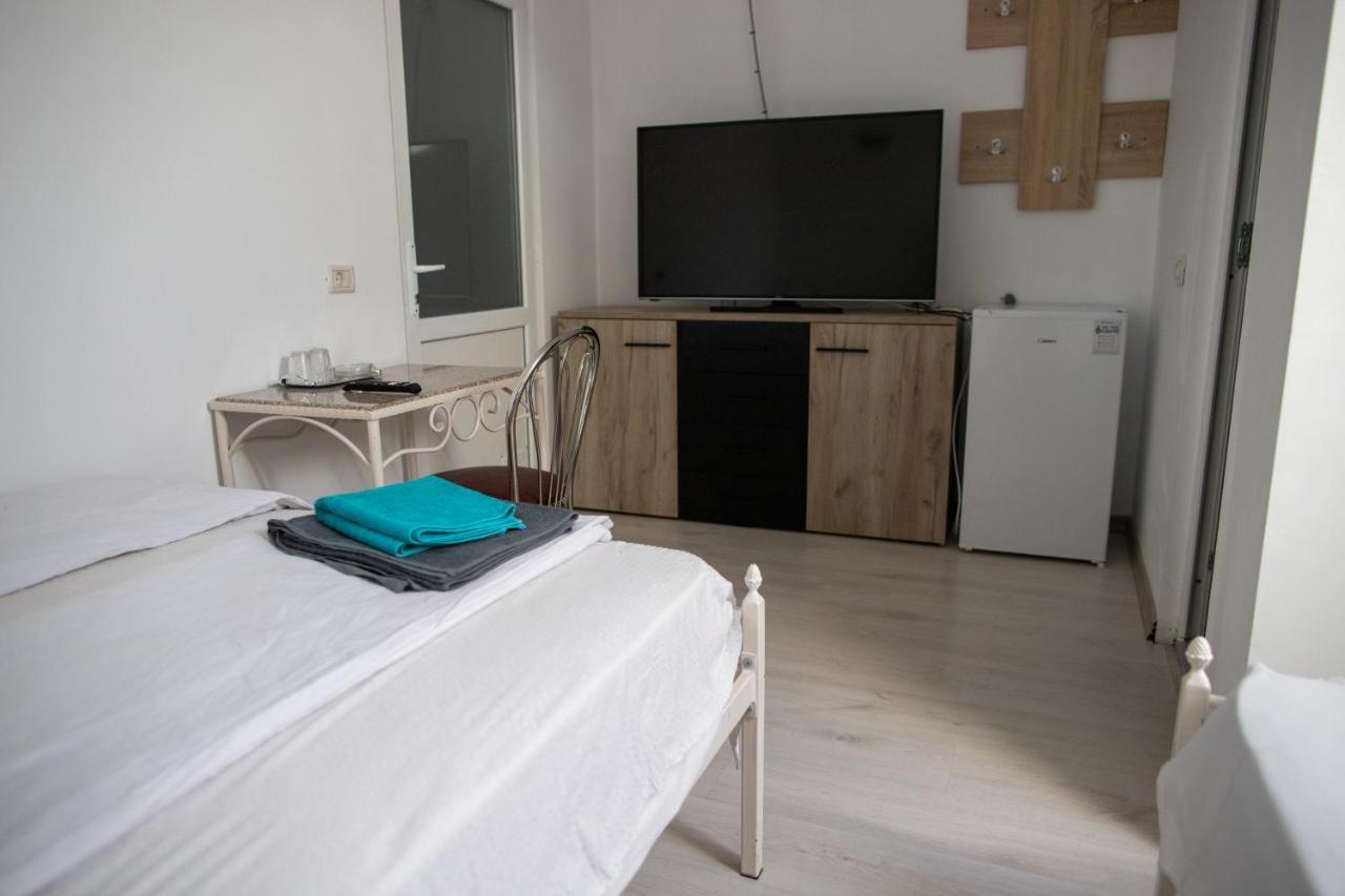 Motel Aris Meridian Piatra Neamţ Buitenkant foto