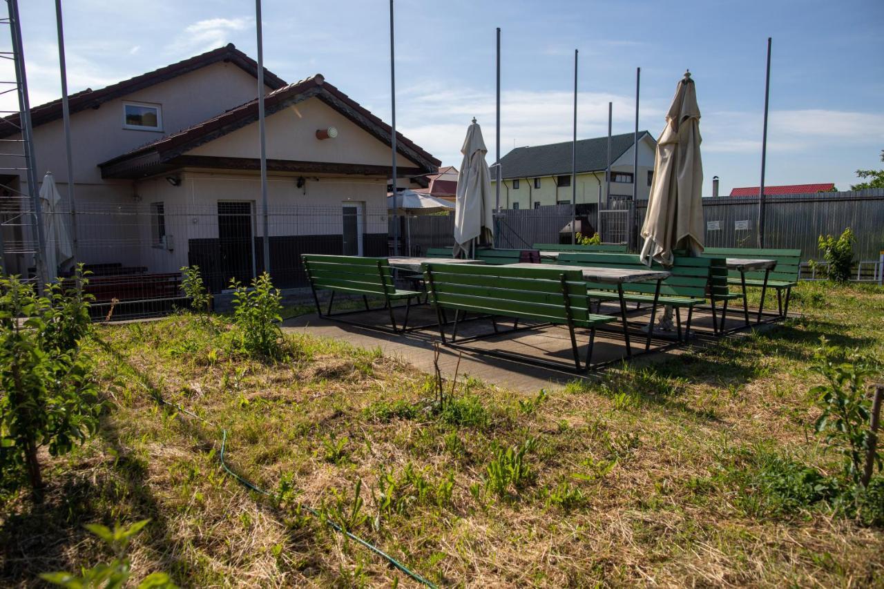 Motel Aris Meridian Piatra Neamţ Buitenkant foto