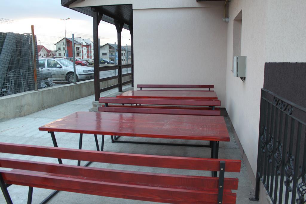 Motel Aris Meridian Piatra Neamţ Buitenkant foto