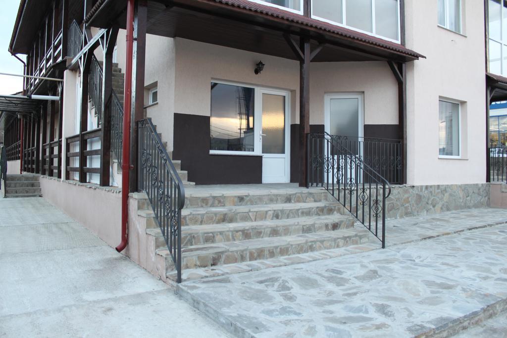 Motel Aris Meridian Piatra Neamţ Buitenkant foto