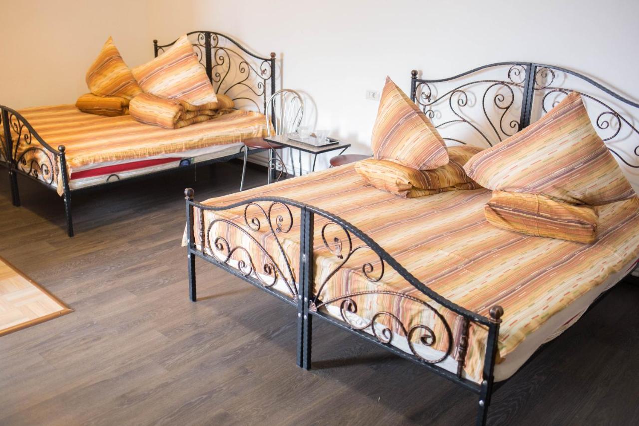Motel Aris Meridian Piatra Neamţ Buitenkant foto