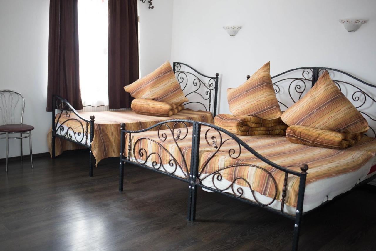 Motel Aris Meridian Piatra Neamţ Buitenkant foto